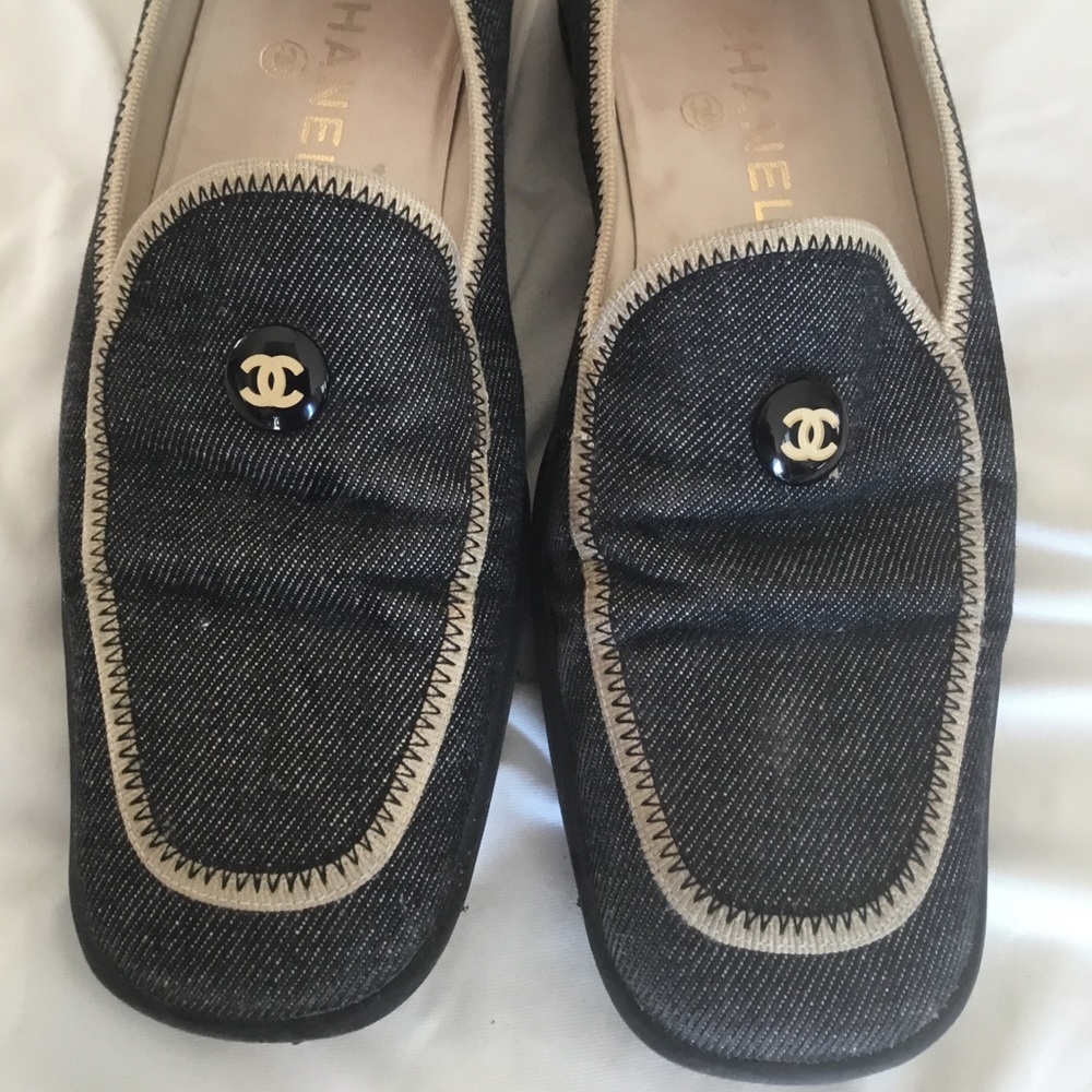 CHANEL Indigo denim loafer w/ vanilla leather 7.5